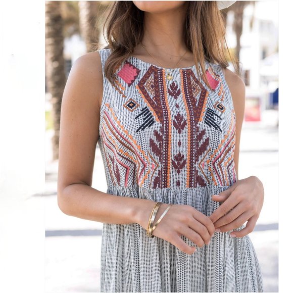 Grace & Lace: Aztec Embroidered Dress - Picture 5 of 12